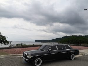 PLAYA-CALDERA-PUNTARENAS-COSTA-RICA.-MERCEDES-W123-LIMOUSINE-300Dfaeab1af3d9ac57e.jpg