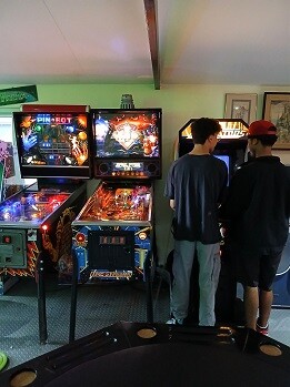2-pinball-machines-and-a-vindicators-arcade-machine.-Richard-Blank-Costa-Rica-Collection.jpg